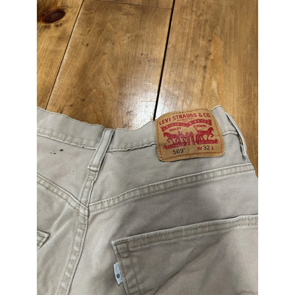 Levi's 569 Men's Loose Fit Straight Khaki Twill Shorts Size 32 Casual Summer